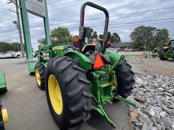 Image of John Deere 5045E equipment image 3