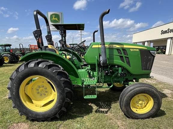 Image of John Deere 5045E Primary image