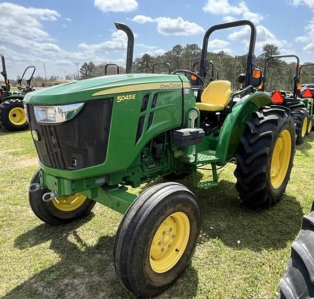 Image of John Deere 5045E equipment image 2