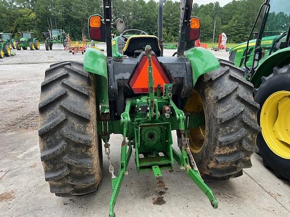 Image of John Deere 5045E equipment image 4