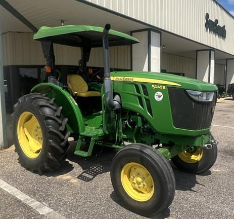 Image of John Deere 5045E equipment image 2