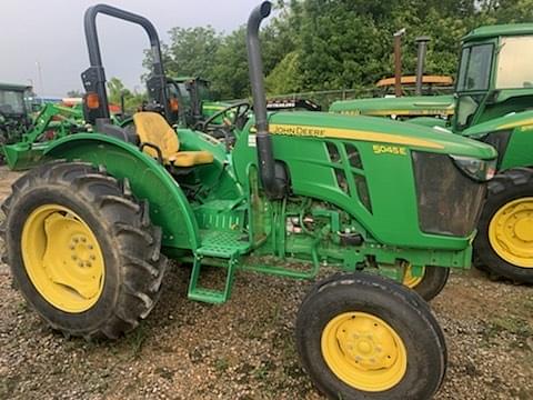 Image of John Deere 5045E equipment image 3