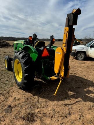 Image of John Deere 5045E equipment image 4