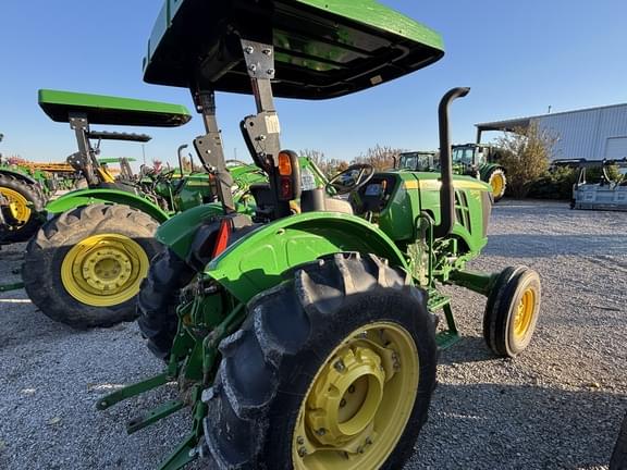 Image of John Deere 5045E equipment image 4