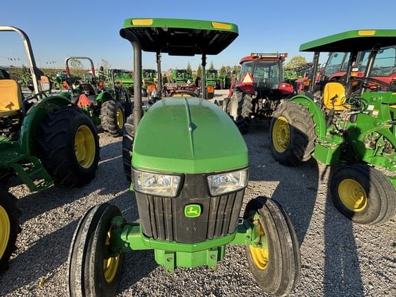 Image of John Deere 5045E equipment image 3