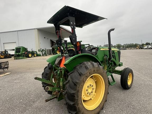 Image of John Deere 5045E equipment image 4