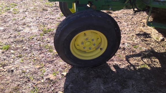 Image of John Deere 5045E equipment image 4