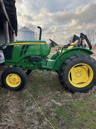 2015 John Deere 5045E Equipment Image0