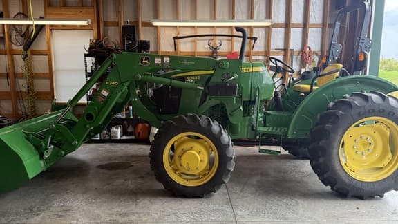 Image of John Deere 5045E equipment image 2