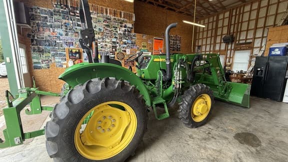 Image of John Deere 5045E equipment image 1