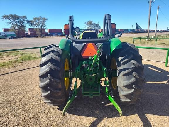 Image of John Deere 5045E equipment image 3