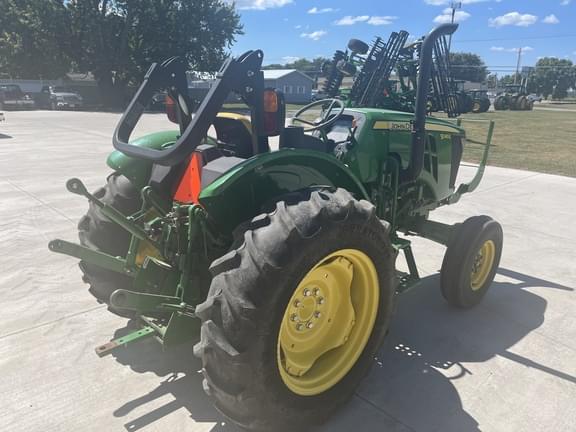 Image of John Deere 5045E equipment image 3