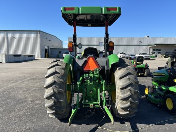 Image of John Deere 5045E equipment image 4