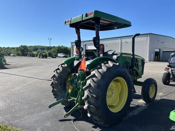 Image of John Deere 5045E equipment image 3