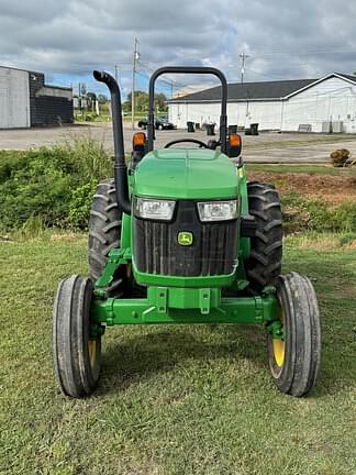 Image of John Deere 5045E equipment image 3