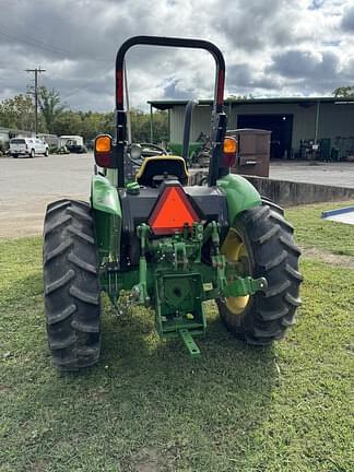 Image of John Deere 5045E equipment image 4