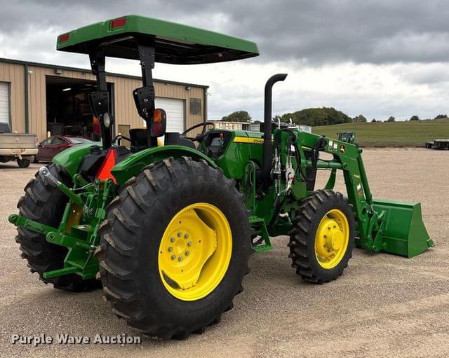 Image of John Deere 5045E equipment image 4