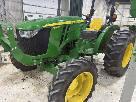 2015 John Deere 5055E Equipment Image0