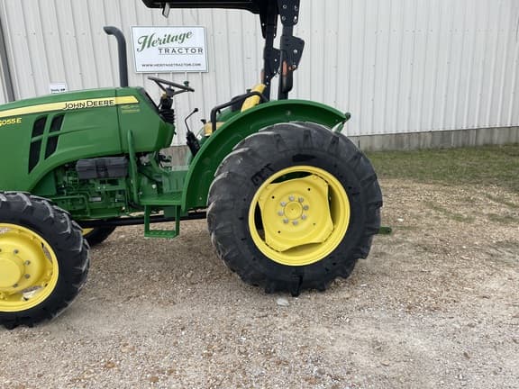 Image of John Deere 5055E equipment image 3