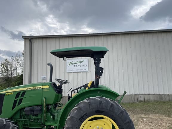 Image of John Deere 5055E equipment image 4