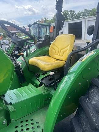 Image of John Deere 5055E equipment image 3