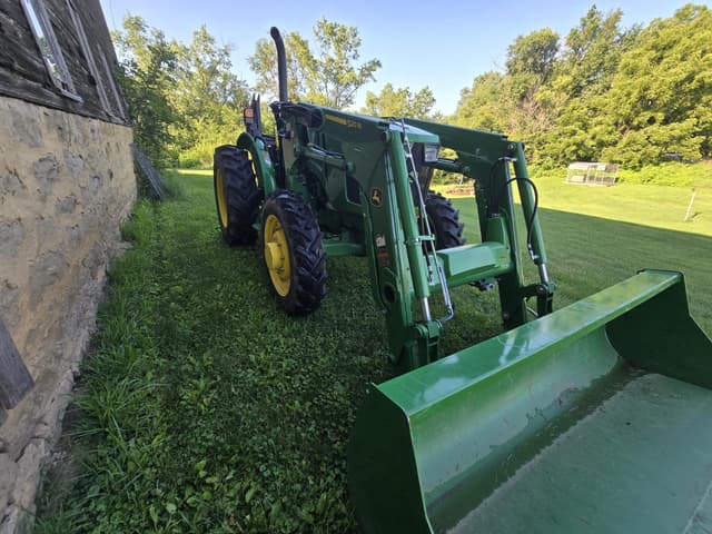 Image of John Deere 5055E equipment image 2