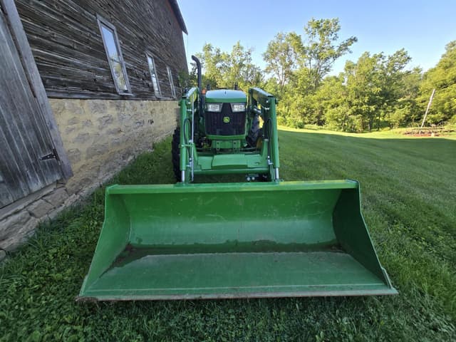 Image of John Deere 5055E equipment image 3