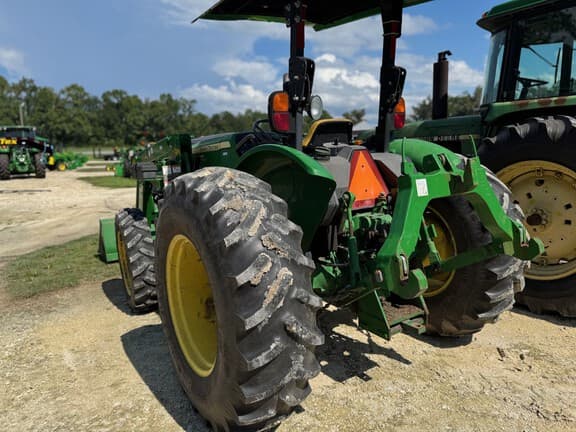 Image of John Deere 5055E equipment image 3
