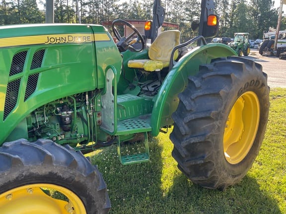 2015 John Deere 5055E Equipment Image0