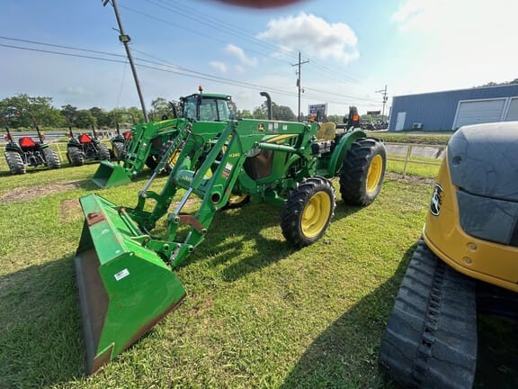 2015 John Deere 5055E Equipment Image0
