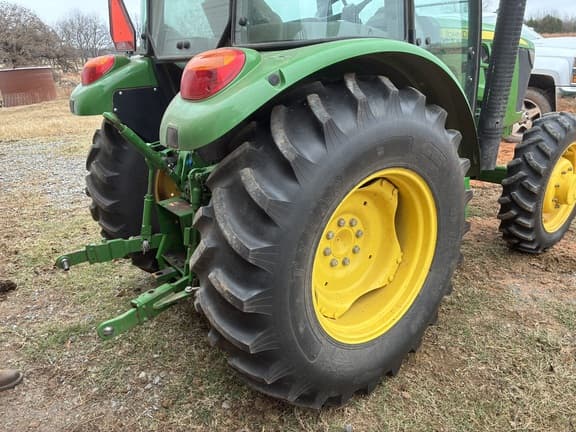 Image of John Deere 5055E equipment image 4