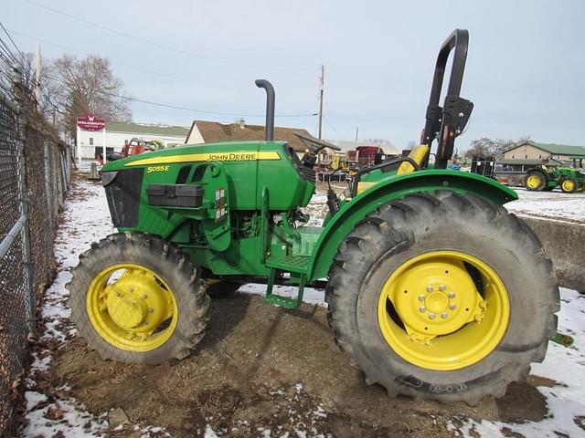 Image of John Deere 5055E equipment image 1