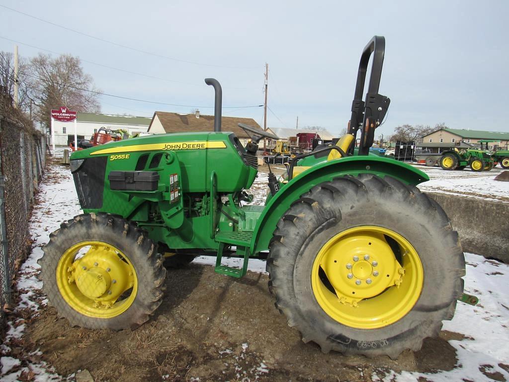 Image of John Deere 5055E Primary image