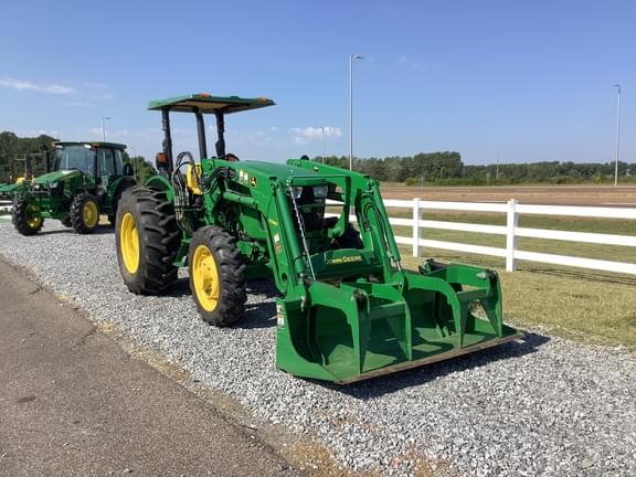 Image of John Deere 5055E equipment image 3