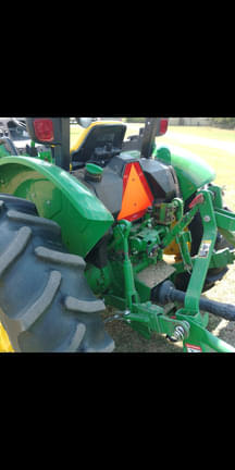 Image of John Deere 5055E equipment image 3