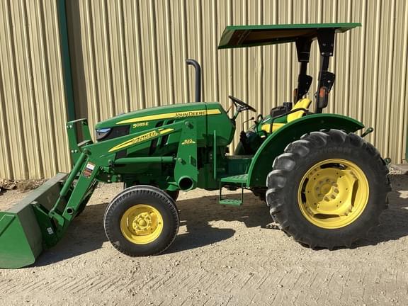 Image of John Deere 5055E Primary image