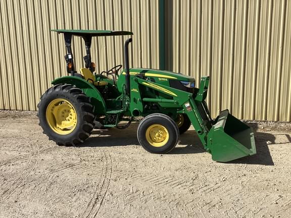 Image of John Deere 5055E equipment image 4