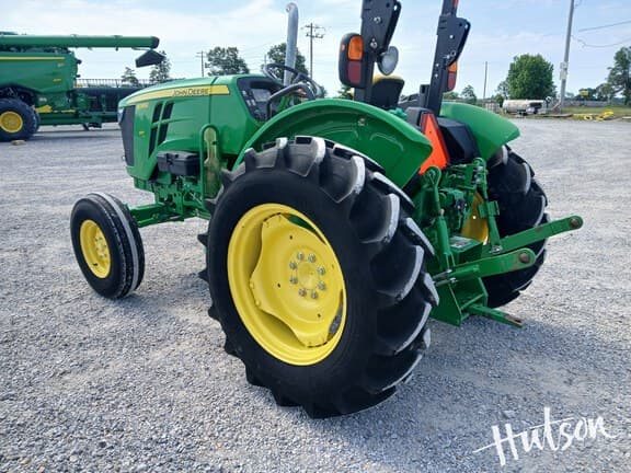 Image of John Deere 5055E equipment image 3