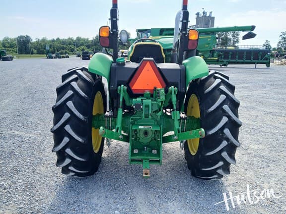 Image of John Deere 5055E equipment image 4
