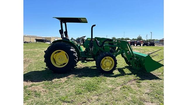 Image of John Deere 5055E equipment image 1