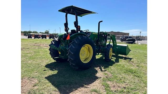 Image of John Deere 5055E equipment image 4