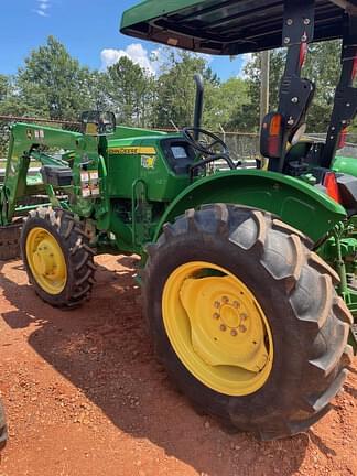 Image of John Deere 5055E equipment image 4