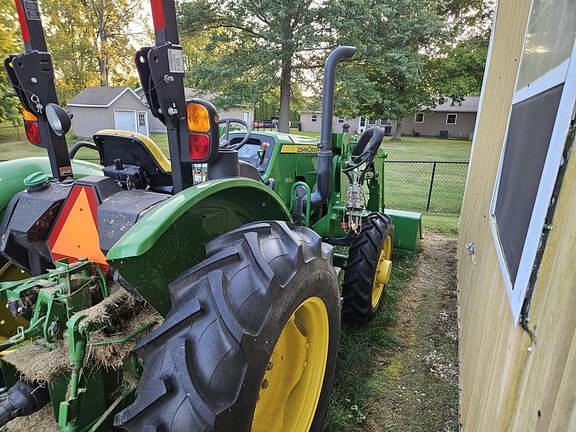 Image of John Deere 5055E equipment image 1