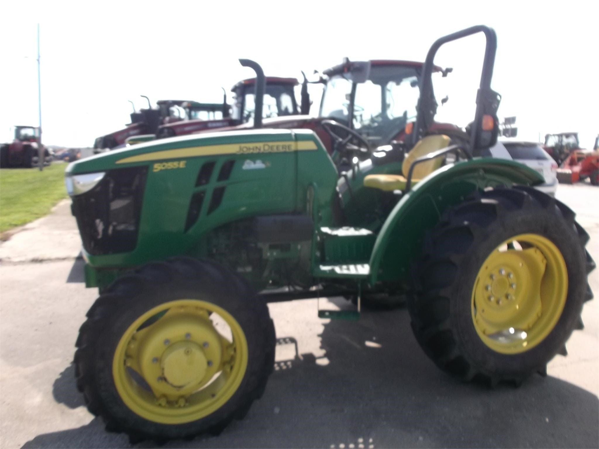 2015 John Deere 5055E Equipment Image0