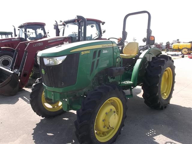 Image of John Deere 5055E equipment image 1