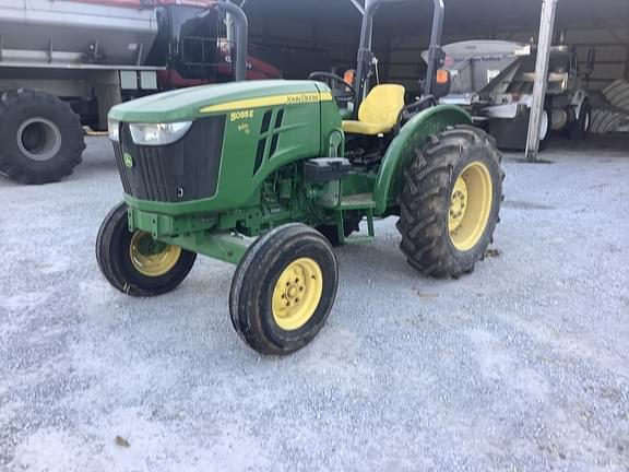 Image of John Deere 5055E equipment image 1