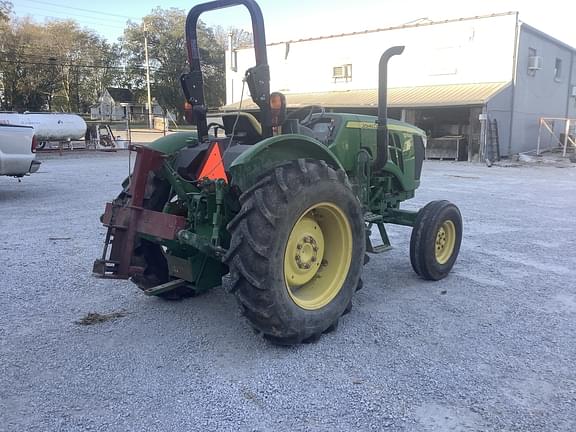 Image of John Deere 5055E equipment image 4