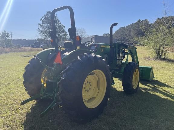 Image of John Deere 5055E equipment image 4