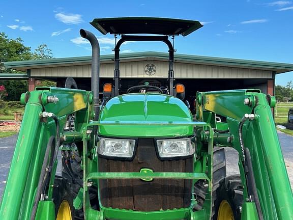Image of John Deere 5055E equipment image 4