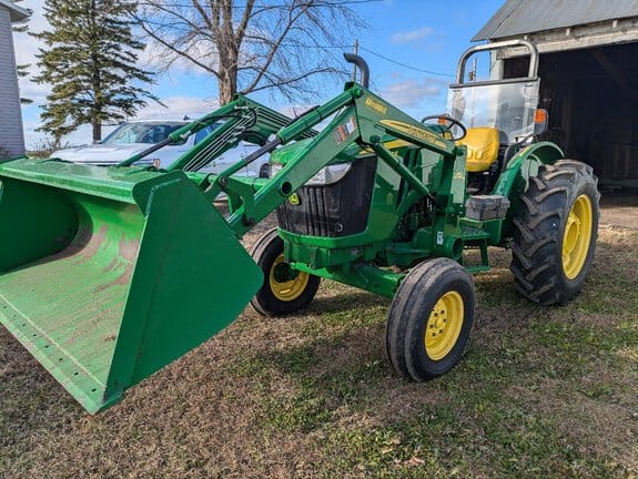 Main image John Deere 5055E